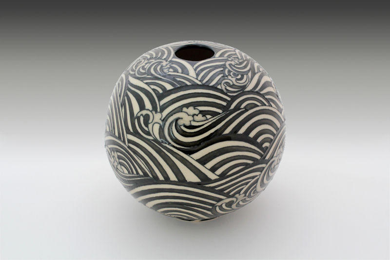 HW Designs - Wonders Of The Deep - Orbiting Waves - 5inch Spherical Vase